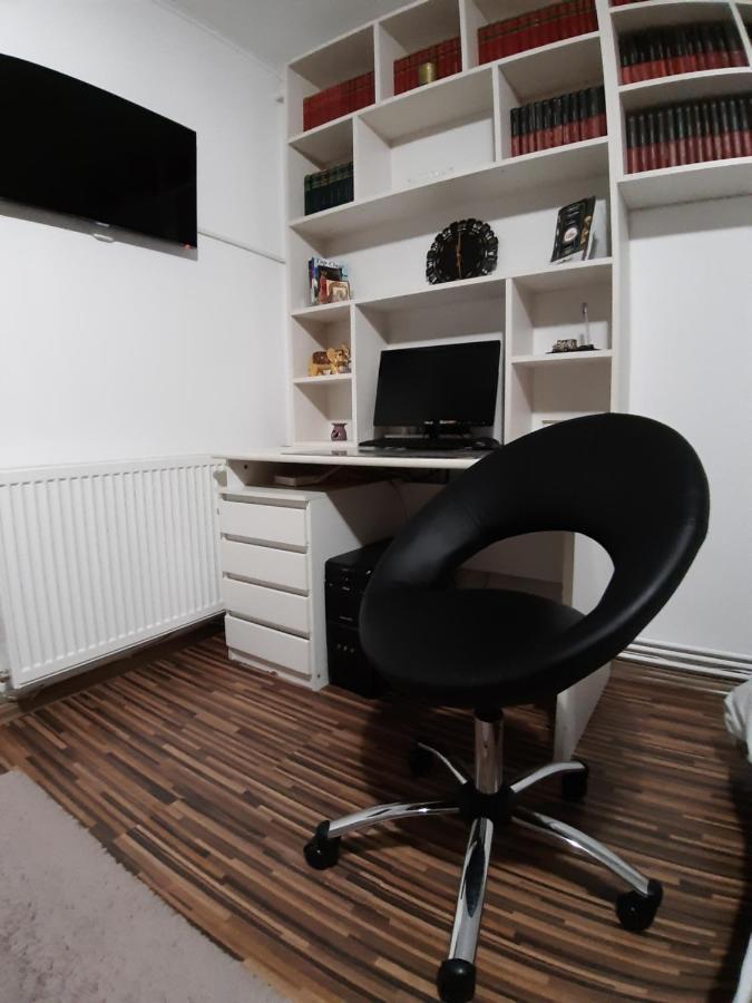 Apartament Dacia เตอร์กู-มูเรช ภายนอก รูปภาพ